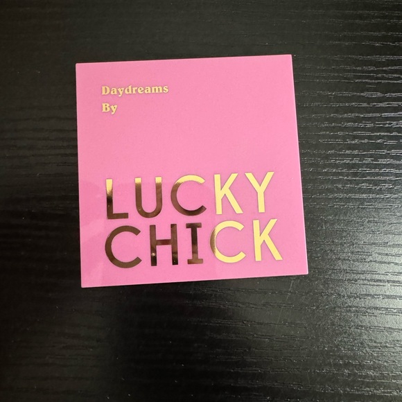 Brand new eyeshadow palette - Picture 2 of 3